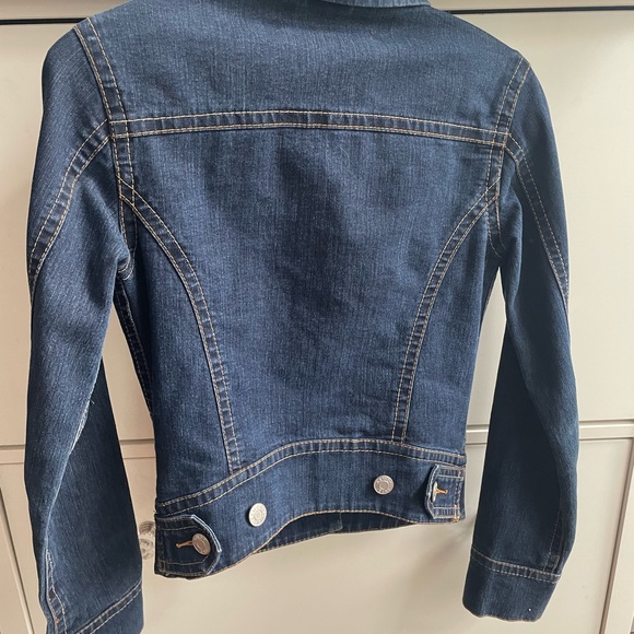 Beautiful fitted jean jacket - Picture 3 of 3
